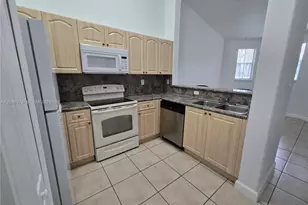 1661 SE 29th Ct, Homestead, FL 33035 - Photo 9