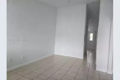 1661 SE 29th Ct #203, Homestead, FL 33035 - Photo 3