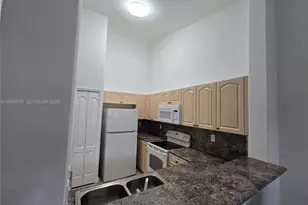 1661 SE 29th Ct, Homestead, FL 33035 - Photo 11