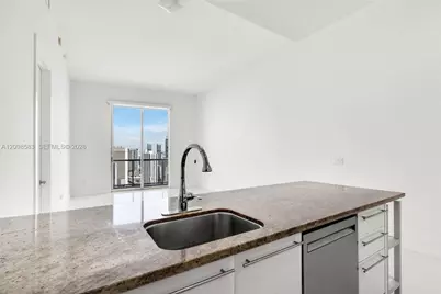 185 SW 7th St #4401, Miami, FL 33130 - Photo 7