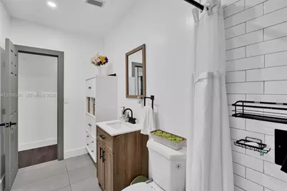441 E Evanston Cir, Fort Lauderdale, FL 33312 - Photo 13