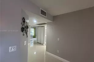 571 SW 141st Ave, Pembroke Pines, FL 33027 - Photo 17