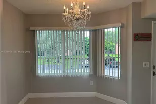 571 SW 141st Ave, Pembroke Pines, FL 33027 - Photo 9