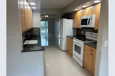 571 SW 141st Ave #212N, Pembroke Pines, FL 33027 - Photo 5