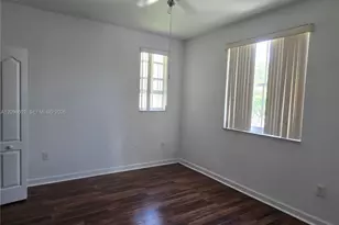 1661 SE 29th Ct, Homestead, FL 33035 - Photo 9