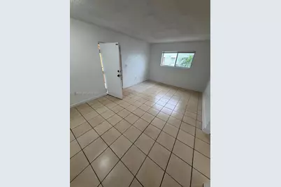 1501 W 42nd St #201, Hialeah, FL 33012 - Photo 7