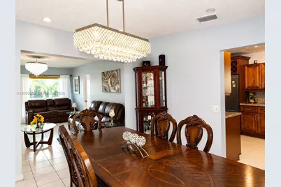 285 NW 48th Pl, Miami, FL 33126 - Photo 11