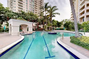 19501 W Country Club Dr, Aventura, FL 33180 - Photo 35