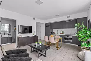 227 NE 2nd St, Miami, FL 33132 - Photo 35