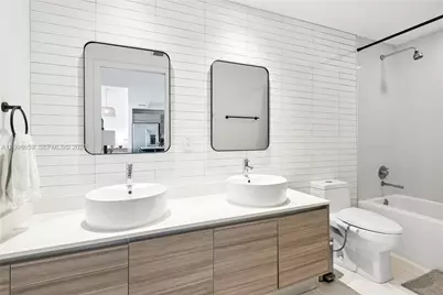 121 NE 34th St #1612, Miami, FL 33137 - Photo 3
