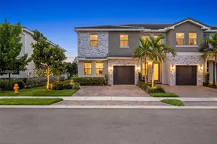 198 SW 170th Ave, Pembroke Pines, FL 33027 - Photo 1