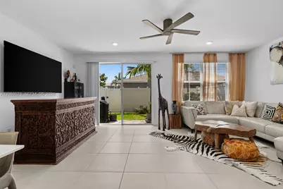 198 SW 170th Ave, Pembroke Pines, FL 33027 - Photo 13