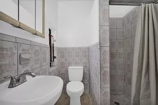 520 NW 49th St, Miami, FL 33127 - Photo 23