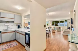 1420 Brickell Bay Dr, Miami, FL 33131 - Photo 9