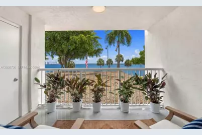 1420 Brickell Bay Dr #202E, Miami, FL 33131 - Photo 3