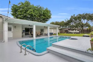 16401 SW 82nd Ave, Palmetto Bay, FL 33157 - Photo 19