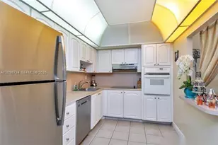 19390 Collins Ave, Sunny Isles Beach, FL 33160 - Photo 7