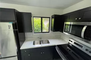 298 NW 97th St, Miami, FL 33150 - Photo 11