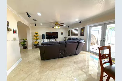 10110 SW 23rd Ter, Miami, FL 33165 - Photo 31