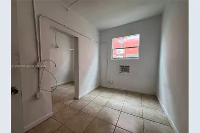 430 SW 3rd St #1, Miami, FL 33130 - Photo 5