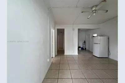 430 SW 3rd St #1, Miami, FL 33130 - Photo 9