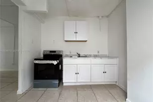430 SW 3rd St, Miami, FL 33130 - Photo 3