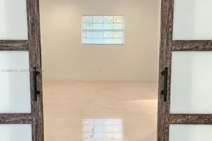 19265 E St Andrews Dr, Hialeah, FL 33015 - Photo 45