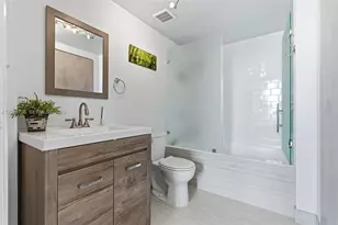 690 SW 1st Ct, Miami, FL 33130 - Photo 21