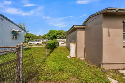2308 NW 13th Ct, Fort Lauderdale, FL 33311 - Photo 23