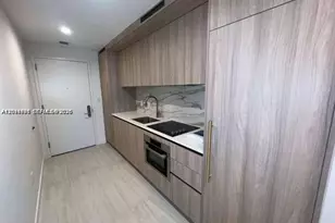 77 SE 5th St, Miami, FL 33131 - Photo 35