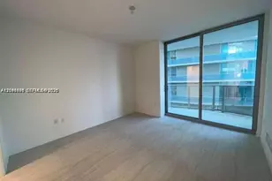 77 SE 5th St, Miami, FL 33131 - Photo 37