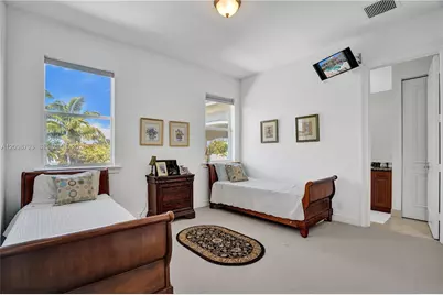 1130 Harbor Ct, Hollywood, FL 33019 - Photo 21