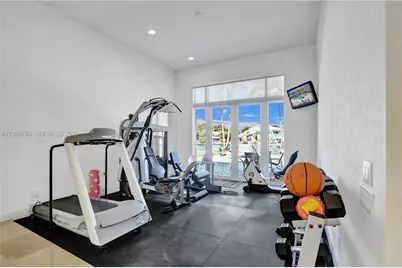 1130 Harbor Ct, Hollywood, FL 33019 - Photo 23