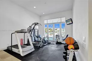 1130 Harbor Ct, Hollywood, FL 33019 - Photo 23