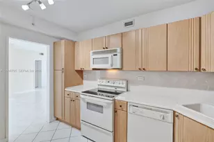 5601 Collins Ave, Miami Beach, FL 33140 - Photo 7