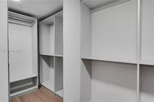 555 NE 34th St, Miami, FL 33137 - Photo 23