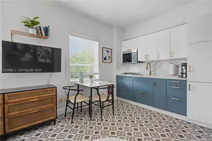 255 W 24th St, Miami Beach, FL 33140 - Photo 9