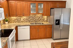 341 Lakeview Dr, Weston, FL 33326 - Photo 5