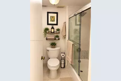 341 Lakeview Dr #104, Weston, FL 33326 - Photo 7