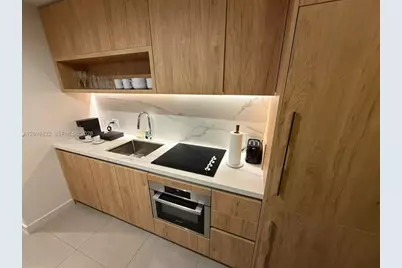 11 NE 6th St #406, Miami, FL 33132 - Photo 3