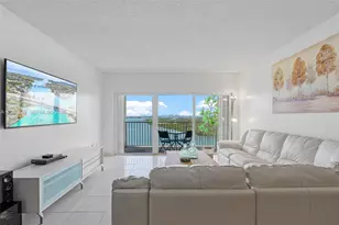 300 Bayview Dr, Sunny Isles Beach, FL 33160 - Photo 11