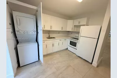 11320 Peachtree Dr #11320, Miami, FL 33161 - Photo 3