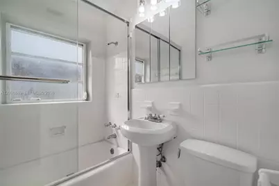 250 Laurel Way, Miami Springs, FL 33166 - Photo 25
