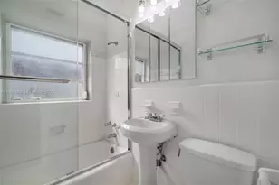 250 Laurel Way, Miami Springs, FL 33166 - Photo 25