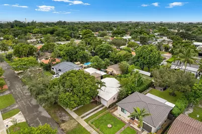 250 Laurel Way, Miami Springs, FL 33166 - Photo 31