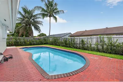 9315 SW 172nd Ter, Palmetto Bay, FL 33157 - Photo 27