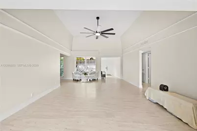 6204 Jacaranda Cir, Tamarac, FL 33319 - Photo 11