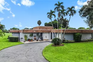 6204 Jacaranda Cir, Tamarac, FL 33319 - Photo 3
