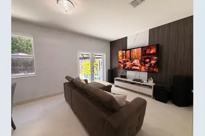 1324 SE 26th Ter #1324, Homestead, FL 33035 - Photo 13