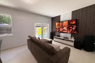 1324 SE 26th Ter, Homestead, FL 33035 - Photo 13
